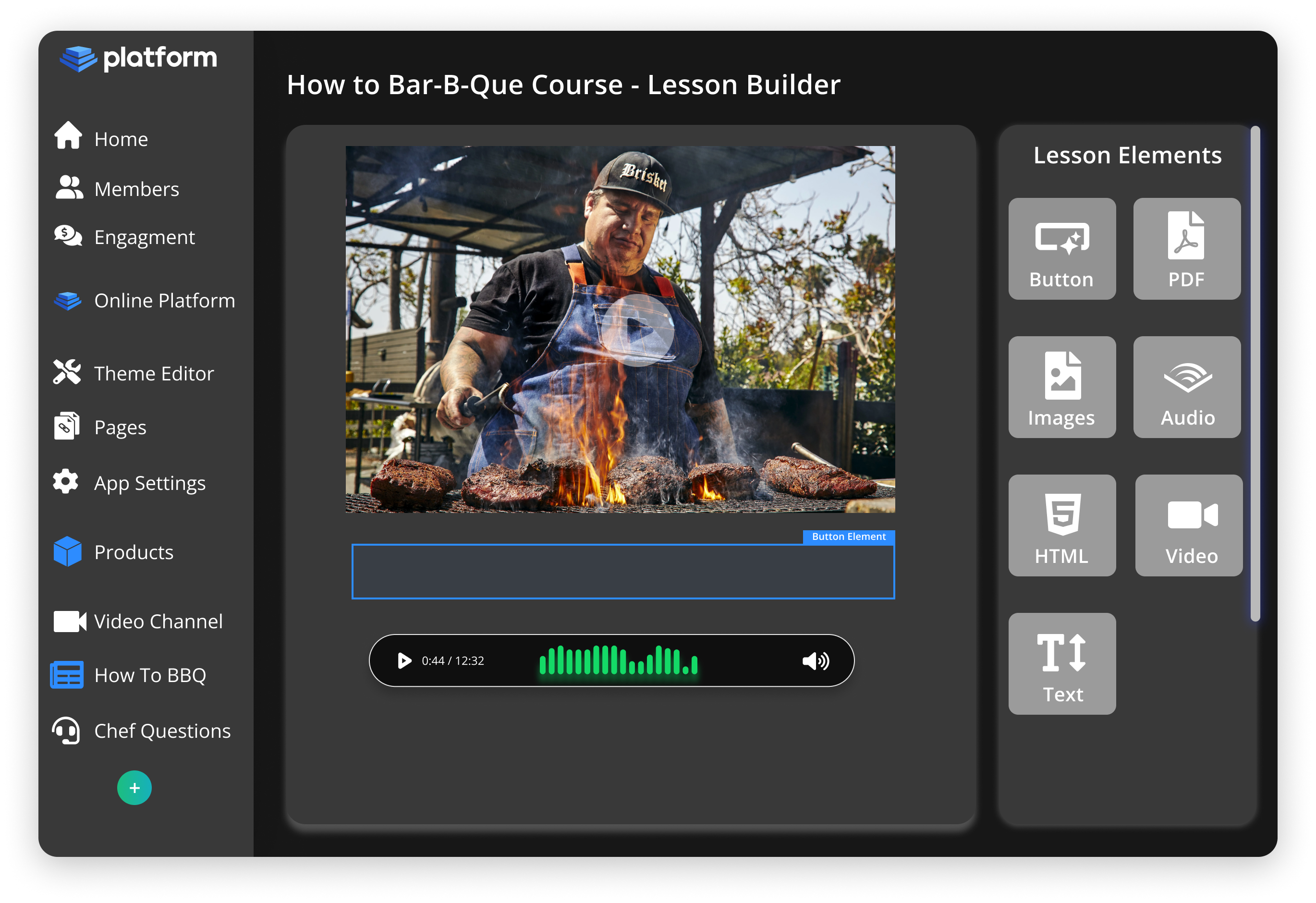 Platforma Course Builder allows for advanced customization of lessons and modules.